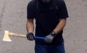 Θεσσαλονίκη: Με καδρόνια, μπουκάλια και… τσεκούρια επιτέθηκαν σε πορτιέρη νυχτερινού κέντρου