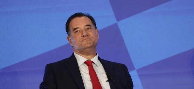 Πήρε αέρα ο Άδωνις και προαναγγέλλει αναθεώρηση του Συντάγματος