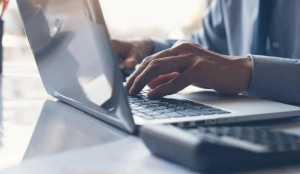 Όργιο φοροδιαφυγής στα e-shops - Καταστήματα παπουτσιών, ρούχων και άλλων, έκρυψαν εκατομμύρια