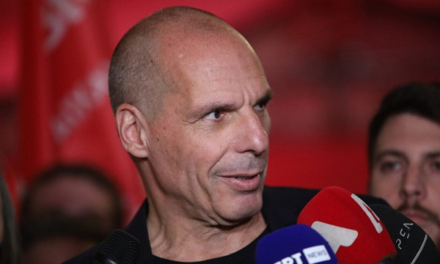 Δήμος Αθηναίων: Πρόστιμο 15.900 ευρώ στο ΜεΡΑ25 για αφισορύπανση