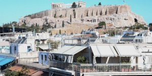 Οικιστική κρίση &amp; Airbnb: Μάξιμουμ 90 ημερών για τα αστικά κέντρα και 60 για νησιά και πόλεις κάτω των 10.000 κατοίκων