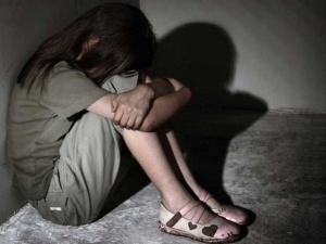 Μητέρα 23χρονης ΑμεΑ: «Ήξερα ότι βίασε την κόρη μου ο αδερφός μου, κι εμένα με βίαζε ο πατέρας μου»