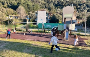 Βασιλική: Άμεση παράδοση της παιδικής χαράς ζητούν οι γονείς από τον Δήμο Λευκάδας