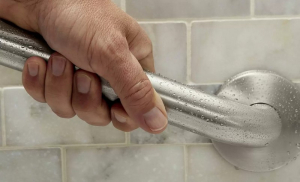 Ναύπλιο: 55χρονος πρώην αστυνομικός έχασε τη ζωή του από πτώση στο μπάνιο