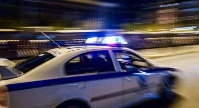 Ρέντη: Καταδίωξη κλεμμένου αυτοκινήτου τα ξημερώματα - Ταμπουρωμένος στο σπίτι του ο δράστης