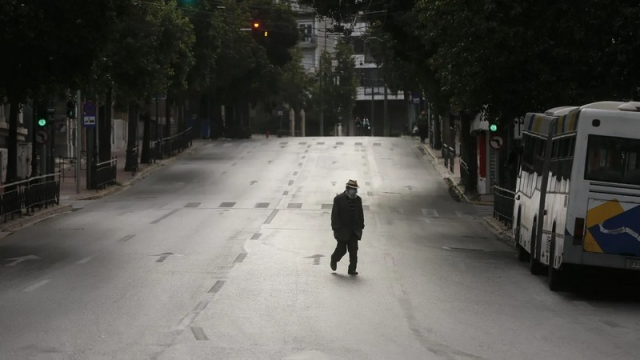 Όταν ο κορωνοϊός «πάγωσε» την Ελλάδα: Πέντε χρόνια από το πρώτο lockdown