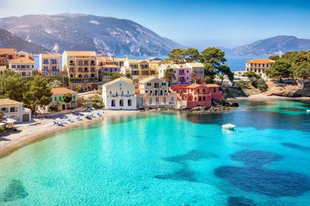 Το χωριό «καμάρι» στο Ιόνιο που θεωρείται ένα από τα ομορφότερα χωριά της Ευρώπης