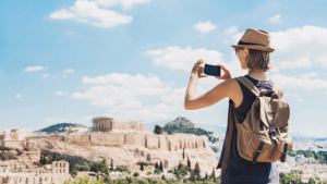 Η ανοδική τροχιά του Ελληνικού τουρισμού το 2024: Αφίξεις, εισπράξεις, φήμη και ικανοποίηση επισκεπτών