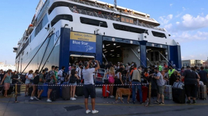 Αυξημένη η κίνηση στα λιμάνια - Όπου φύγει-φύγει για το τριήμερο του Αγίου Πνεύματος