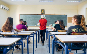 Πιο πολλοί εκπαιδευτικοί, πιο πολλά τα κενά