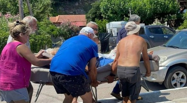 Καταρρέει το ΕΚΑΒ - Δήμαρχος μετέφερε ασθενή με το ΙΧ του γιατί δεν υπήρχε ασθενοφόρο