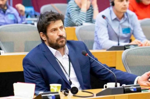 Το παρασκήνιο της… εξόδου του Αλέξη Γεωργούλη από τον ΣΥΡΙΖΑ μετά τις καταγγελίες για βαριά κακοποίηση!