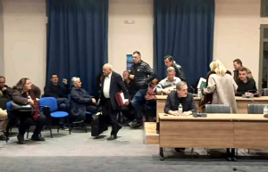 Σύγχρονη Λευκάδα: Η δημοκρατία δεν εγκαταλείπεται, υπηρετείται!