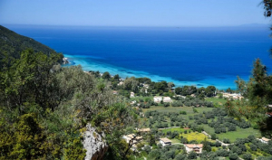 Guardian: Η Λευκάδα ανάμεσα στις καλύτερες ανοιξιάτικες αποδράσεις στην Ευρώπη
