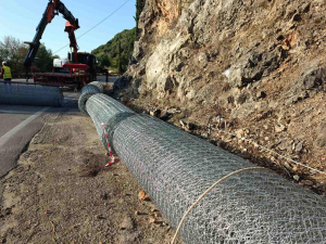 Λευκάδα: Εργασίες βραχοπροστασίας - Αποκαθίσταται η ασφάλεια σε κρίσιμα σημεία