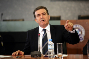 Ο Χρυσοχοΐδης καρατόμησε τη διοικήτρια του νοσοκομείου «Έλενα Βενιζέλου»