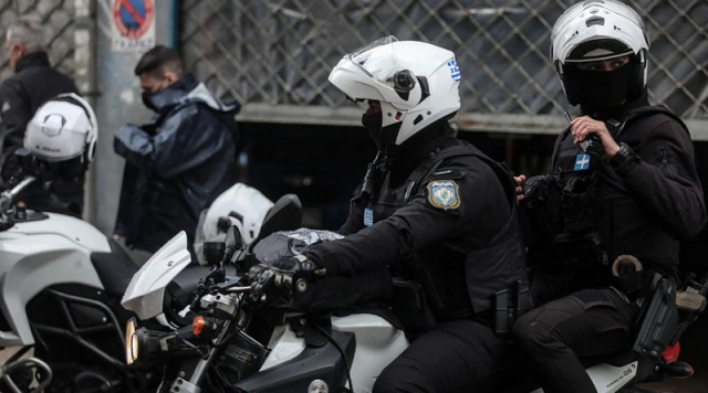 Θήβα: Συμπλοκή με πυροβολισμούς σε οικισμό Ρομά