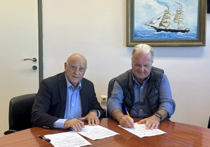 Υπογράφηκε το έργο αποκατάστασης της παραλιακής οδού Νυδριού