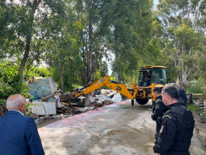Ρομά Λευκάδας: Για πιθανή μεταστέγαση στην Αιτωλοακαρνανία μίλησε ο δήμαρχος
