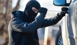 Κέρκυρα: Προσπάθησαν να «σηκώσουν» αυτοκίνητα αλλά δεν τα κατάφεραν - Δύο συλλήψεις