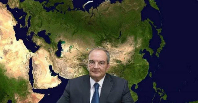 Με ανάστημα εθνικού ηγέτη μίλησε ο Καραμανλής