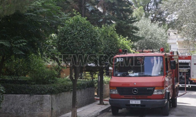 Άνδρας έχει ταμπουρωθεί σε σπίτι στο Χολαργό και πέταξε μολότοφ - Απείλησε με βαλλίστρα