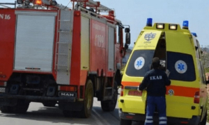 Τροχαίο στην Λούτσα, απεγκλωβίστηκε 50χρονη