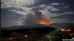 Καίγεται επί 14 μέρες το βουνό στη Ροδόπη, αλλά το κράτος απουσιάζει