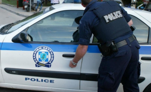 Καμίνια: Επιχειρηματίας χτύπησε μέχρι λιποθυμίας συγκάτοικο των υπαλλήλων του γιατί δεν έβρισκε τους ίδιους