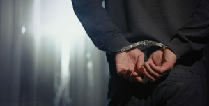 ΣΔΟΕ: Συνελήφθη στη Γλυφάδα ηγετικό μέλος της αλβανικής μαφίας ναρκωτικών