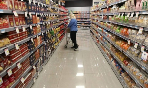 Πιο φθηνή η ελληνική φέτα στο Βερολίνο από τα Κάτω Πατήσια