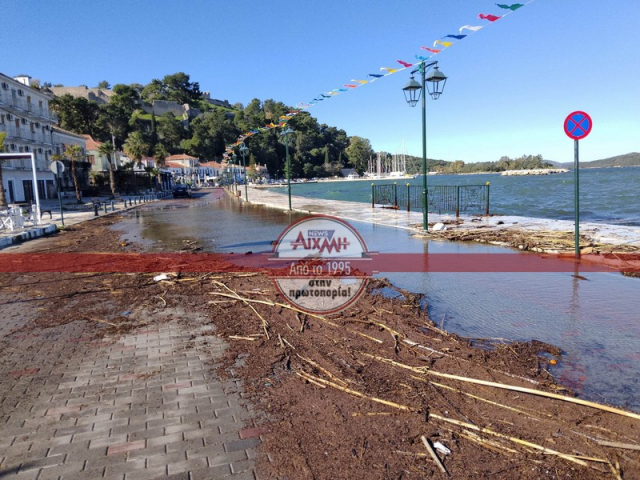 Σε θάλασσα μετατράπηκε και ο παραλιακός δρόμος της Βόνιτσας