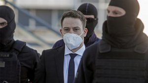 Γλυκά Νερά: «Βόμβες» από τον πατέρα της Καρολάιν