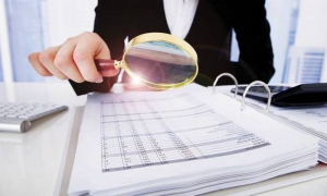 Στην τσιμπίδα της Εφορίας επαγγελματίες με τζίρους χιλιάδων ευρώ και… μηδενικά κέρδη