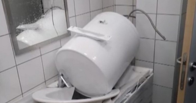 Ηγουμενίτσα: Θερμοσίφωνας έπεσε σε τουαλέτα δημοτικού