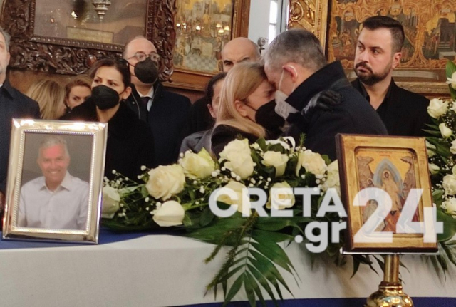 Μανούσος Βολουδάκης: Αυτή την ώρα η κηδεία του στην Κρήτη