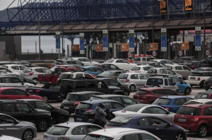 Μαζική έξοδος για το Πάσχα - Πάνω από 575.000 οχήματα πέρασαν από τα διόδια Ελευσίνας και Αφιδνών