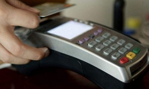 ΟΠΕΚΑ: Το 50% των επιδομάτων σε προπληρωμένες κάρτες