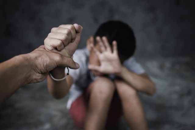 Κρήτη: Πατριός βίαζε και εξέδιδε τον ανήλικο γιο της συντρόφου του