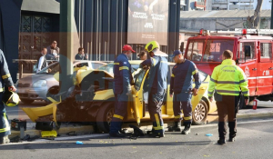 Πέθανε και η 61χρονη επιβάτιδα του ταξί που καρφώθηκε σε κολώνα στην Πειραιώς