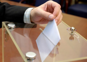 Δημοσκόπηση: Δεύτερο κόμμα το ΠΑΣΟΚ για πρώτη φορά μετά από 11 χρόνια