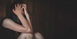 Μέγαρα: 23χρονος έδενε, απειλούσε με μαχαίρι μισού μέτρου και βίαζε 21χρονη