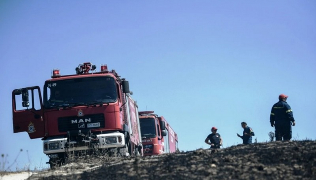 Φωτιά στο Σχηματάρι: Σπίτι, αυτοκίνητο και αποθήκες έγιναν «στάχτη»