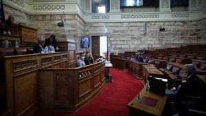 Ακραία κόντρα κυβέρνησης - ΣΥΡΙΖΑ για την τροπολογία - μπλόκο στο κόμμα Κασιδιάρη