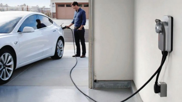 Ενεργειακή κρίση: Έρχονται απαγορεύσεις φόρτισης ηλεκτρικών;