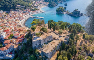 Δίκτυο πεζοδρόμων στον παραδοσιακό οικισμό της Πάργας