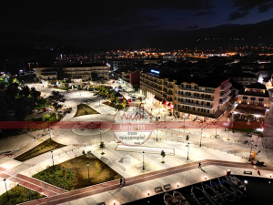 Πανοραμικές λήψεις πάνω από τη νέα πλατεία Λευκάδας (φωτό - βίντεο)