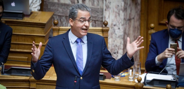 Πυρ ομαδόν από την αντιπολίτευση για τις δηλώσεις Συρίγου για το Πολυτεχνείο