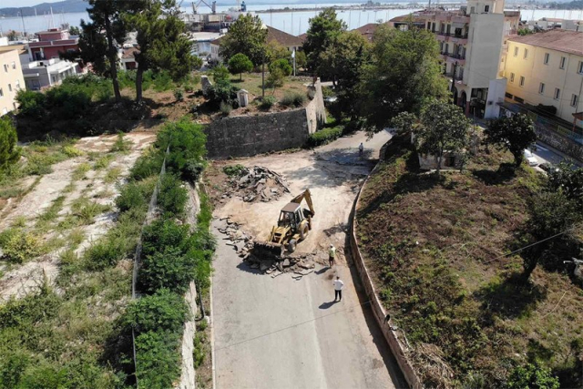 &quot;Έμπλεξε&quot; η τάφρος του Αγίου Ανδρέα στην Πρέβεζα