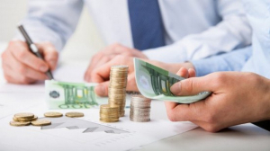 Σιωπή για την επιβάρυνση των δανείων με την εισφορά του Ν. 128/75, αλλά … «κλαυθμός και οδυρμός» για τους πελάτες τραπεζών!